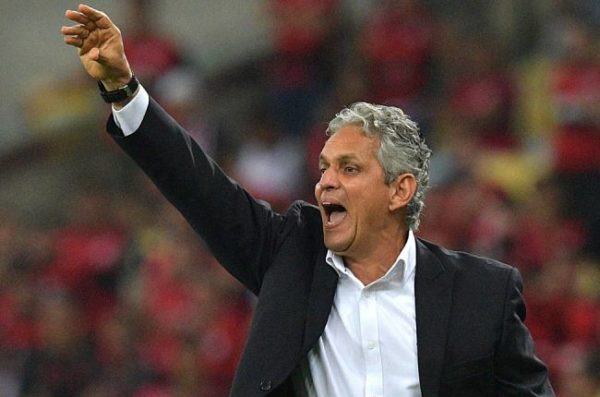 El técnico cafetero gana tres millones de dólares