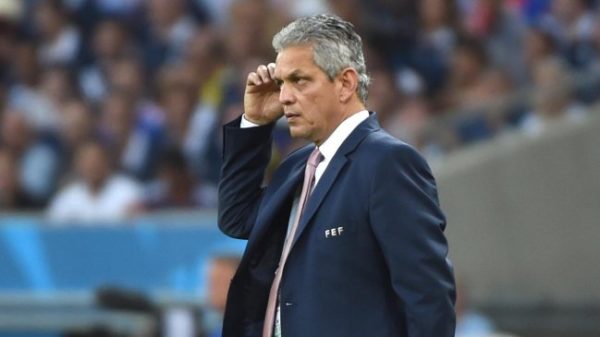 Reinaldo Rueda está a una firma