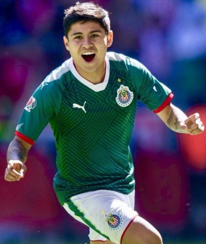 "Chofis" anotó el primer gol de Chivas