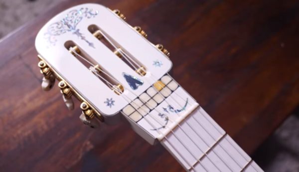 Conoce al artista mexicano que diseñó la guitarra de Coco de Disney Pixar
