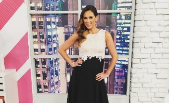 En esta fotografía se muestra a Jacky posando