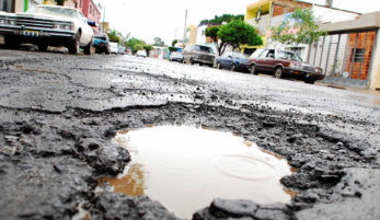 Se muestra un bache