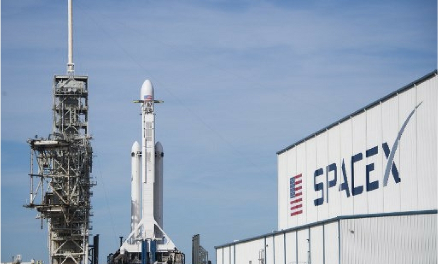 Primer lanzamiento del cohete Falcon Heavy