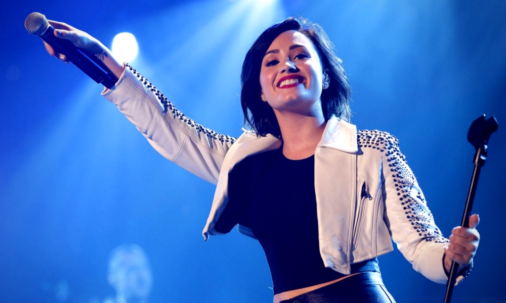 Demi Lovato canta completamente en español ¿superará Échame la culpa? Demi Lovato canta completamente en español ¿superará Échame la culpa?