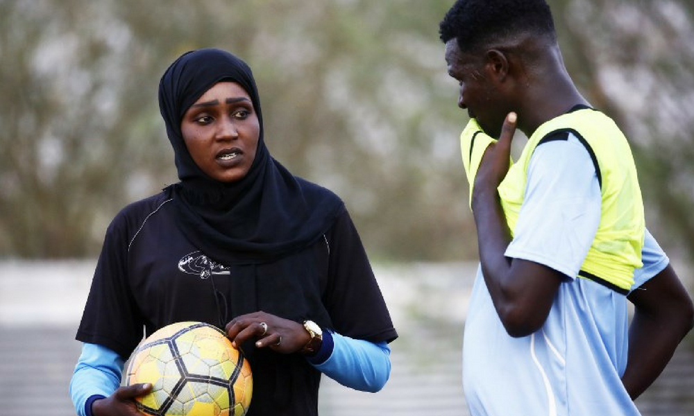 primera entrenadora de fútbol en Sudán, Sudán
