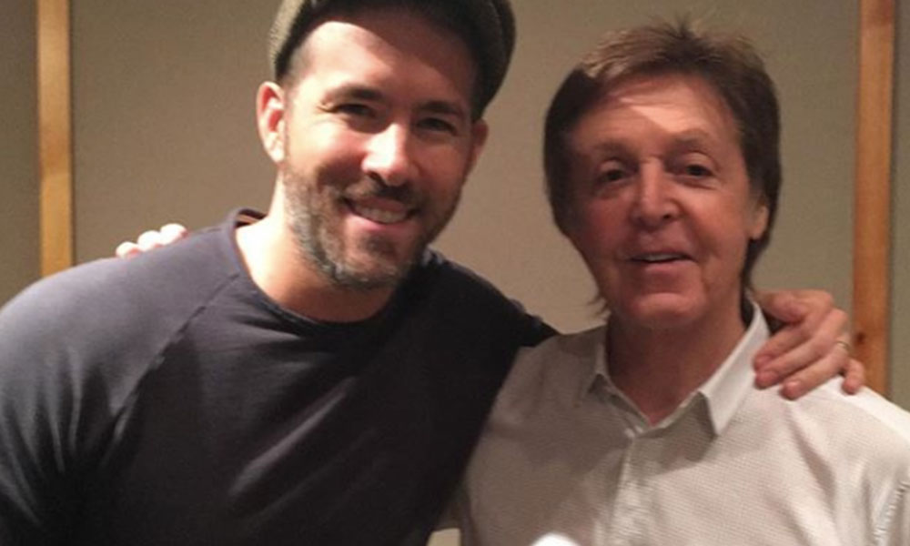Paul McCartney es víctima de Ryan Reynolds