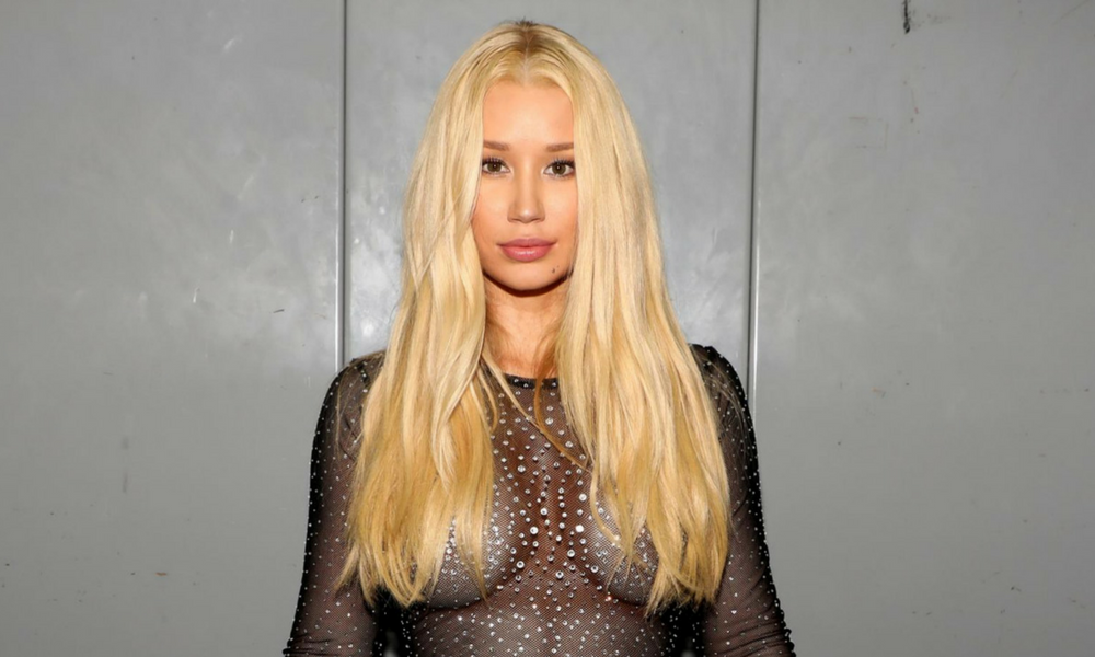 Iggy Azalea compartió fotos sin ropa