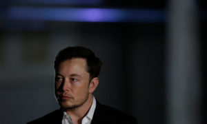 Elon Musk renunció a Tesla