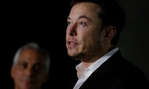 Elon Musk renunció a Tesla
