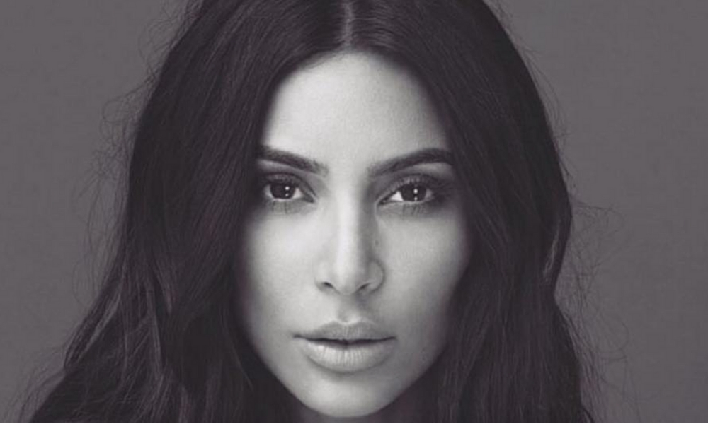 Kim Kardashian se vistió de dólares