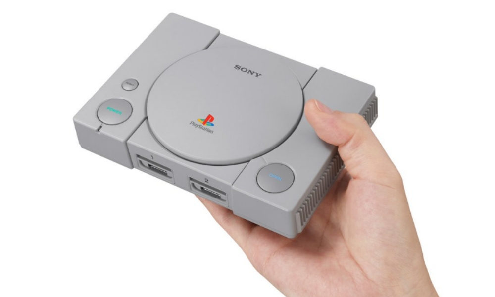 PlayStation regresa en una consola reducida