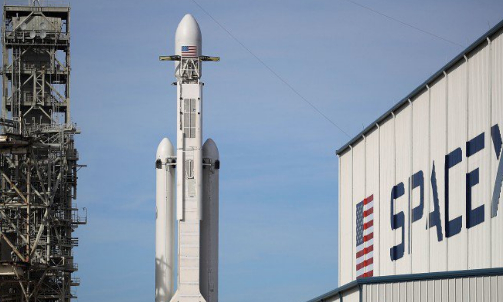SpaceX tiene listo al primer turista lunar