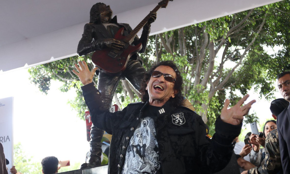 estatua de Alex Lora