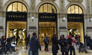 Michael Kors compró Versace