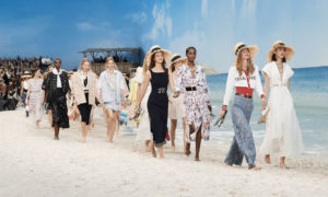 Chanel transformó París en una playa