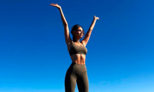 Eiza González presume su figura