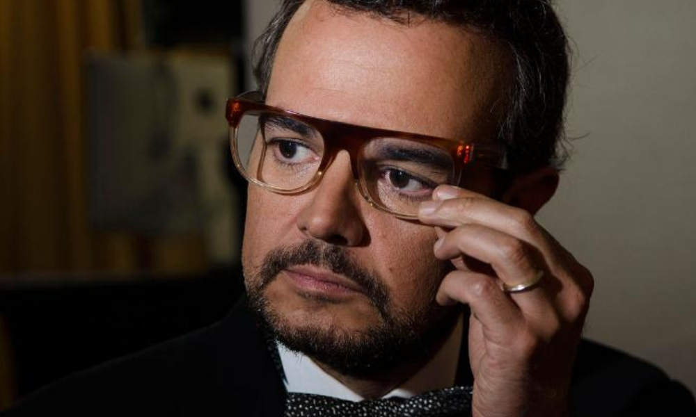 Aleks Syntek de acoso a un menor