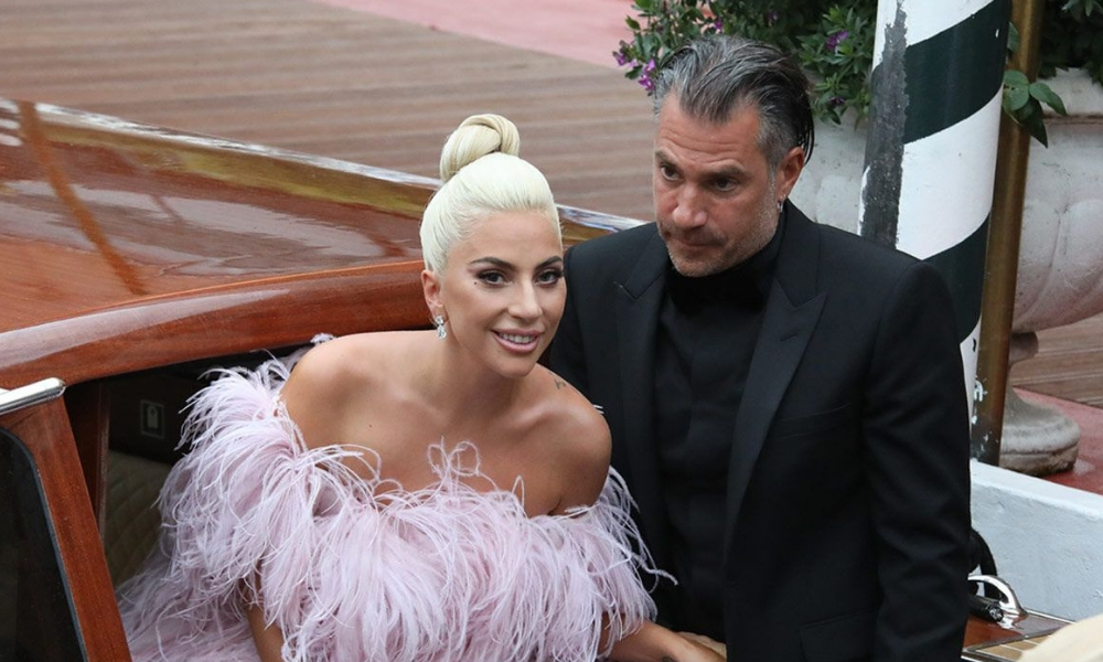Lady Gaga confirmó su compromiso con Christian Carino