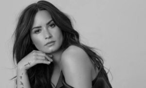 Demi Lovato reaparece para votar
