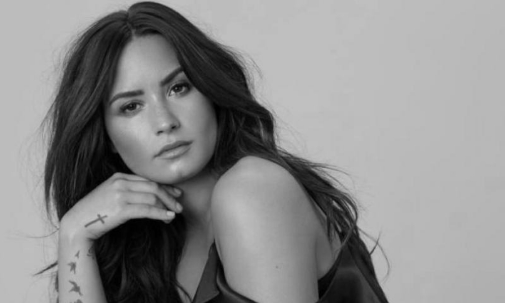 Demi Lovato reaparece para votar