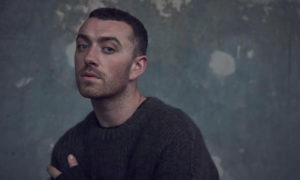 Sam Smith usó falda y tacones