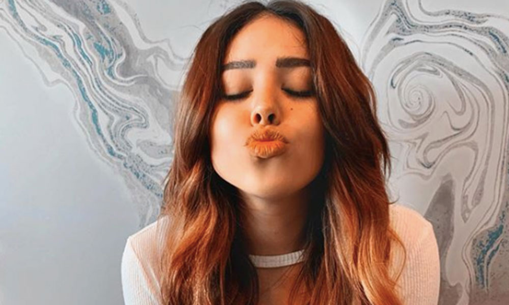Danna Paola se tatuó la cabeza