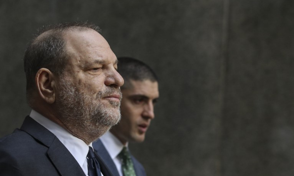 anular cargos contra Harvey Weinstein