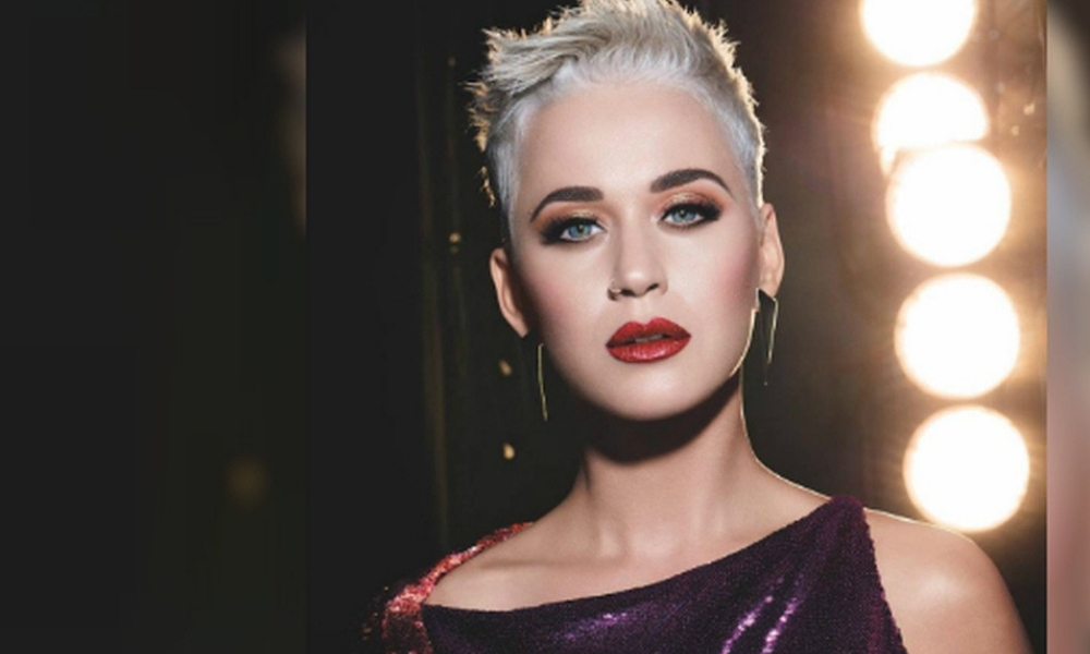 Katy Perry estrenó canción navideña