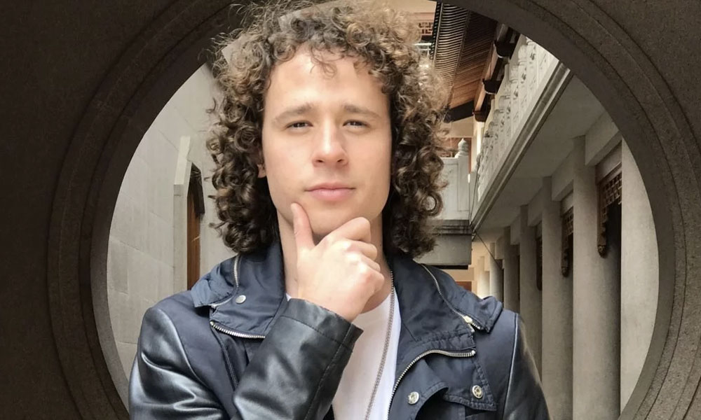 Luisito Comunica sería gobernador