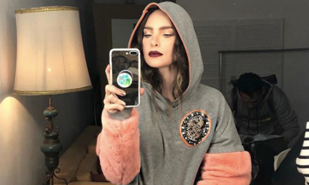 Belinda aparece sin maquillaje