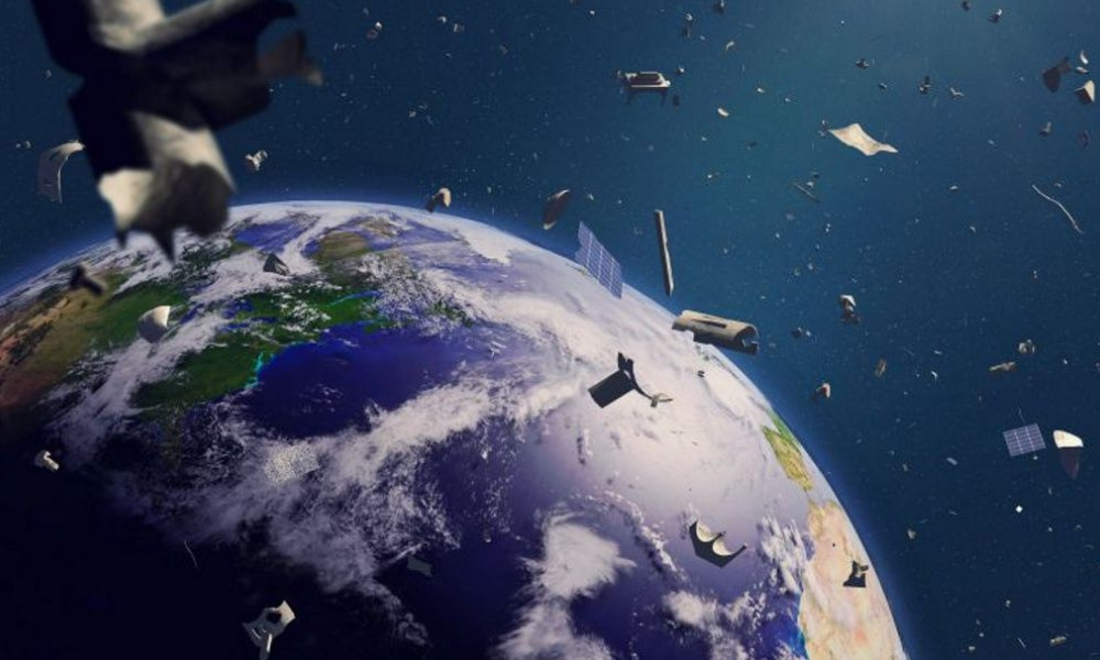 Bolsa de Basura flotando en el espacio