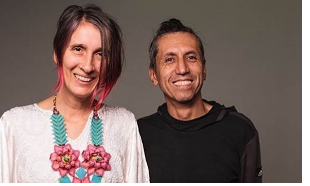 Vocalista de 'Aterciopelados' se disfraza de Grammy