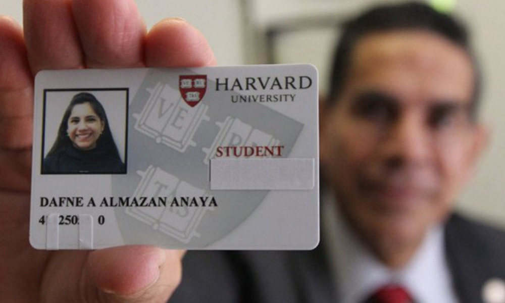 aceptan a mexicana de 17 años en Harvard