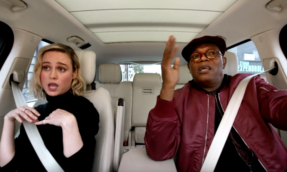 Brie Larson cantó como Ariana Grande