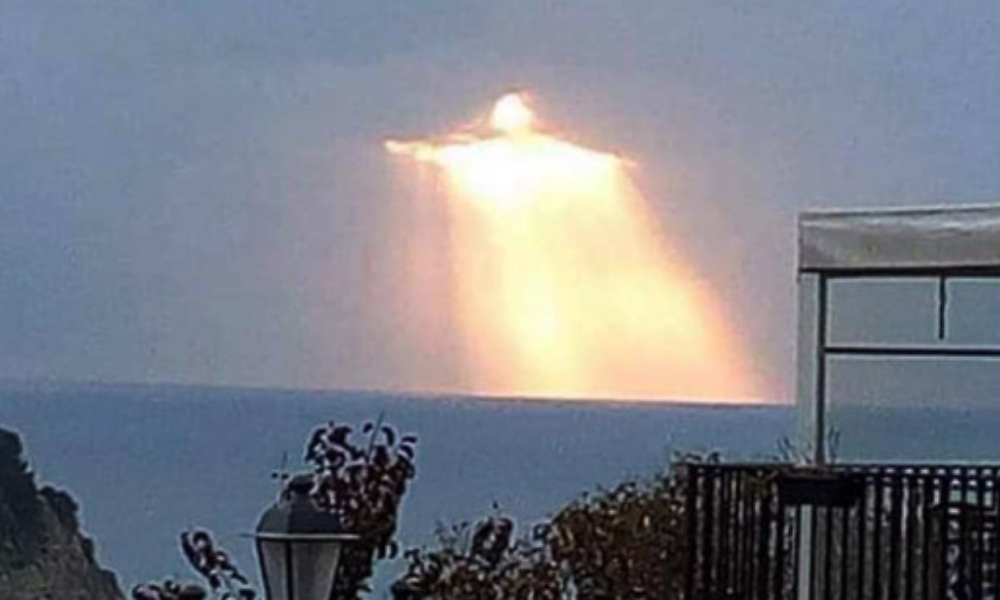 imagen de Jesús apareció en el cielo del Mediterráneo