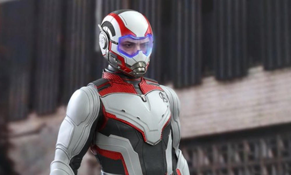 figura de Tony Stark con su traje cuántico
