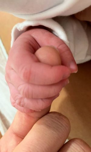 Nació el hijo de ‘Chicharito’ y Sarah Kohan