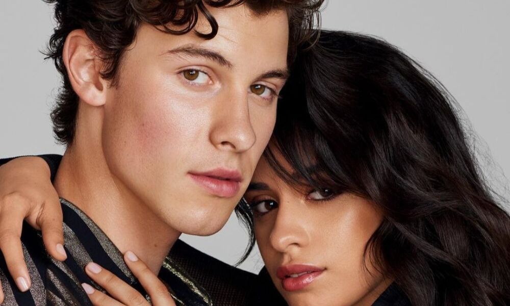 Beso de Camila Cabello y Shawn Mendes