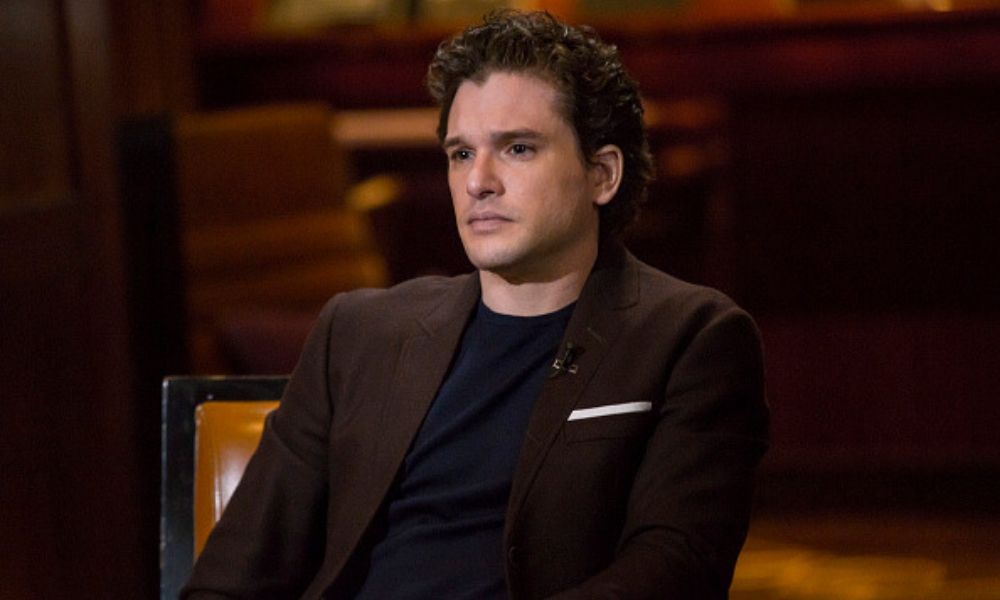 Kit Harington como Black Knight