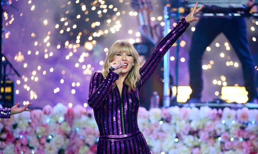 Taylor Swift bailando ebria