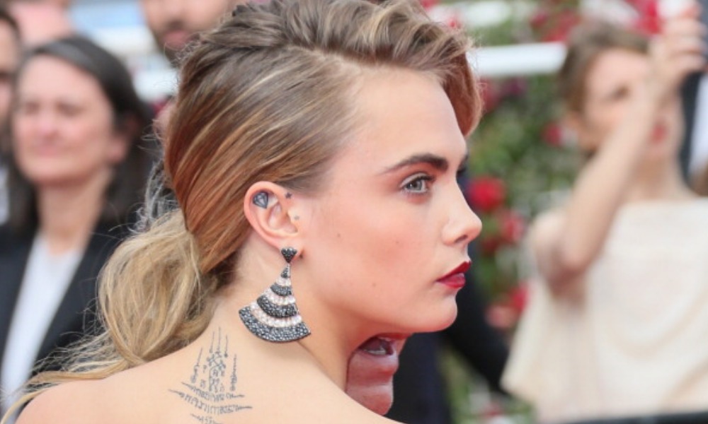 Cara Delevingne sin ropa