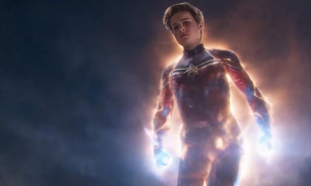 mejor movimiento de Captain Marvel contra Thanos