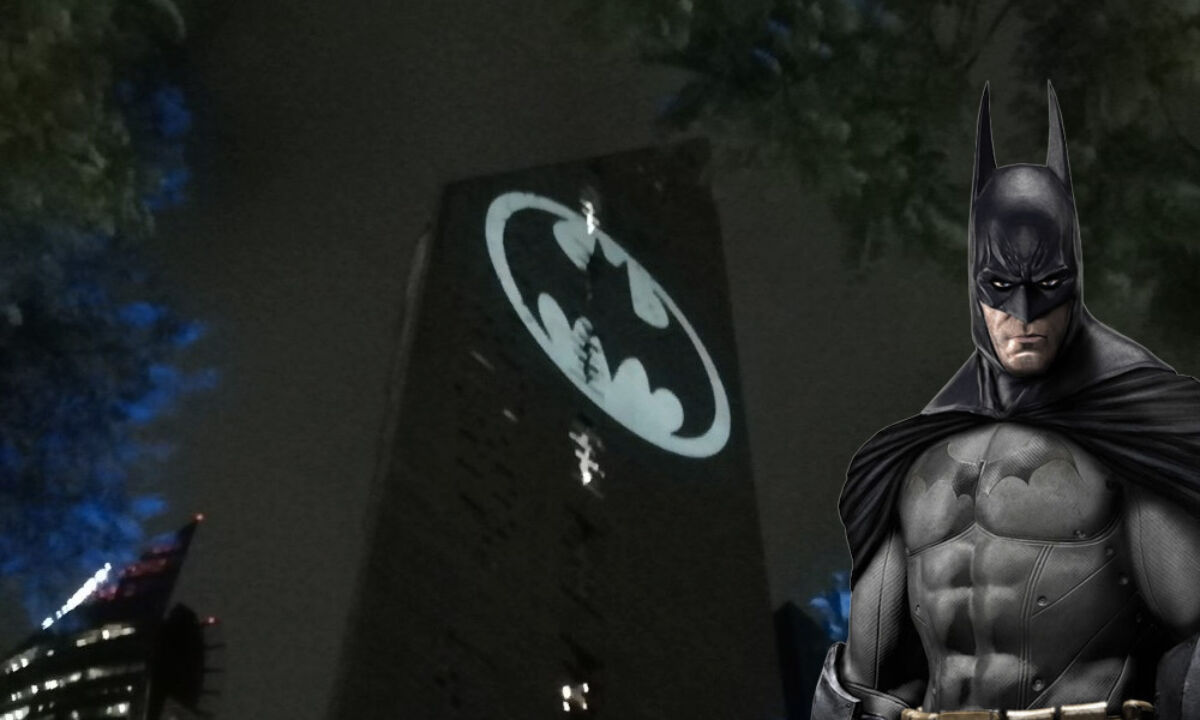 Celebran los 80 años de Batman con el encendido de la Batiseñal