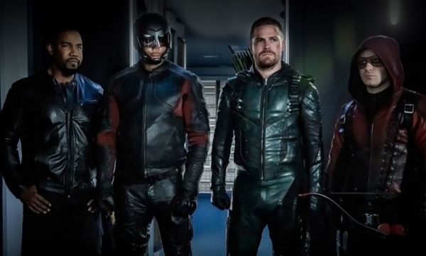 Stephen Amell revela el trailer de la temporada final de Arrow