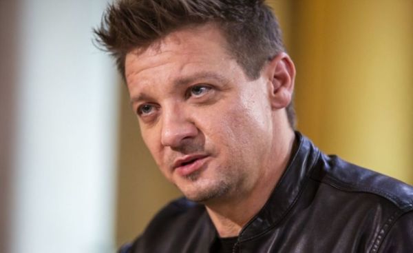 Jeremy Jenner ya no será Hawkeye en el MCU