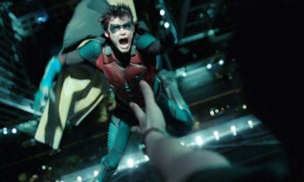 Robin vive o muere en titans