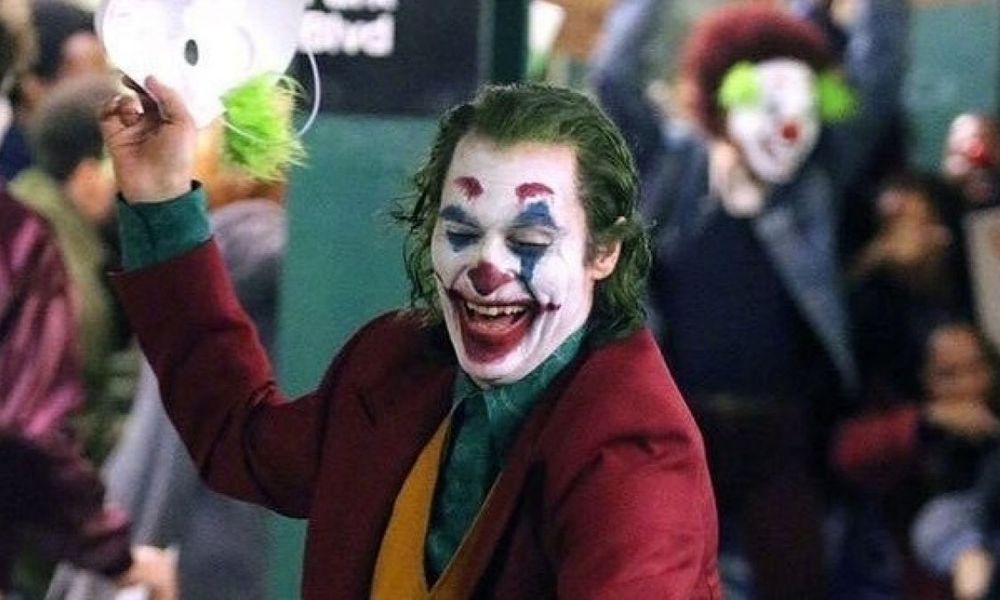 famosos imitan la risa de joker