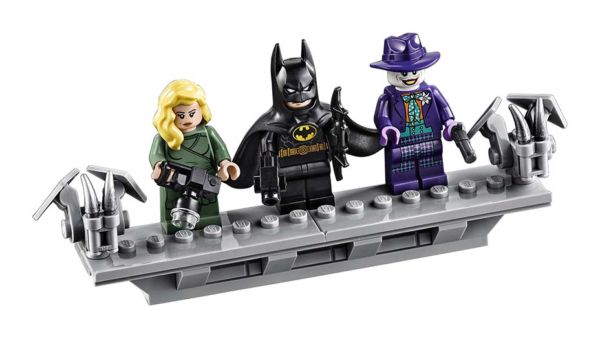 lego recrea el batmobile de tim Burton