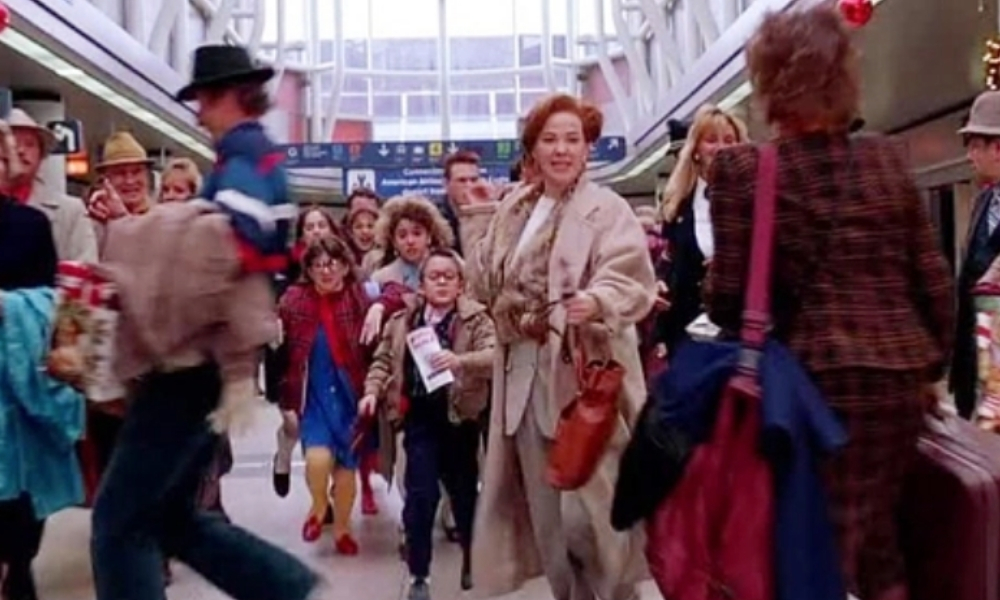 La familia McCallister corre en el aeropuerto