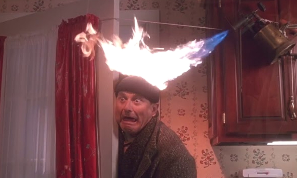 Ladrón en Home Alone es quemado